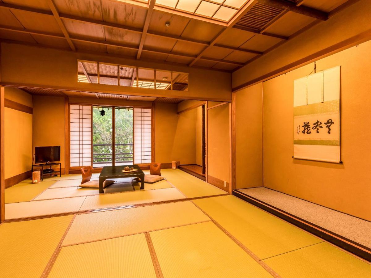 Ooedo Onsen Monogatari Premium Yoshinoya Irokuen Kaga (Ishikawa)