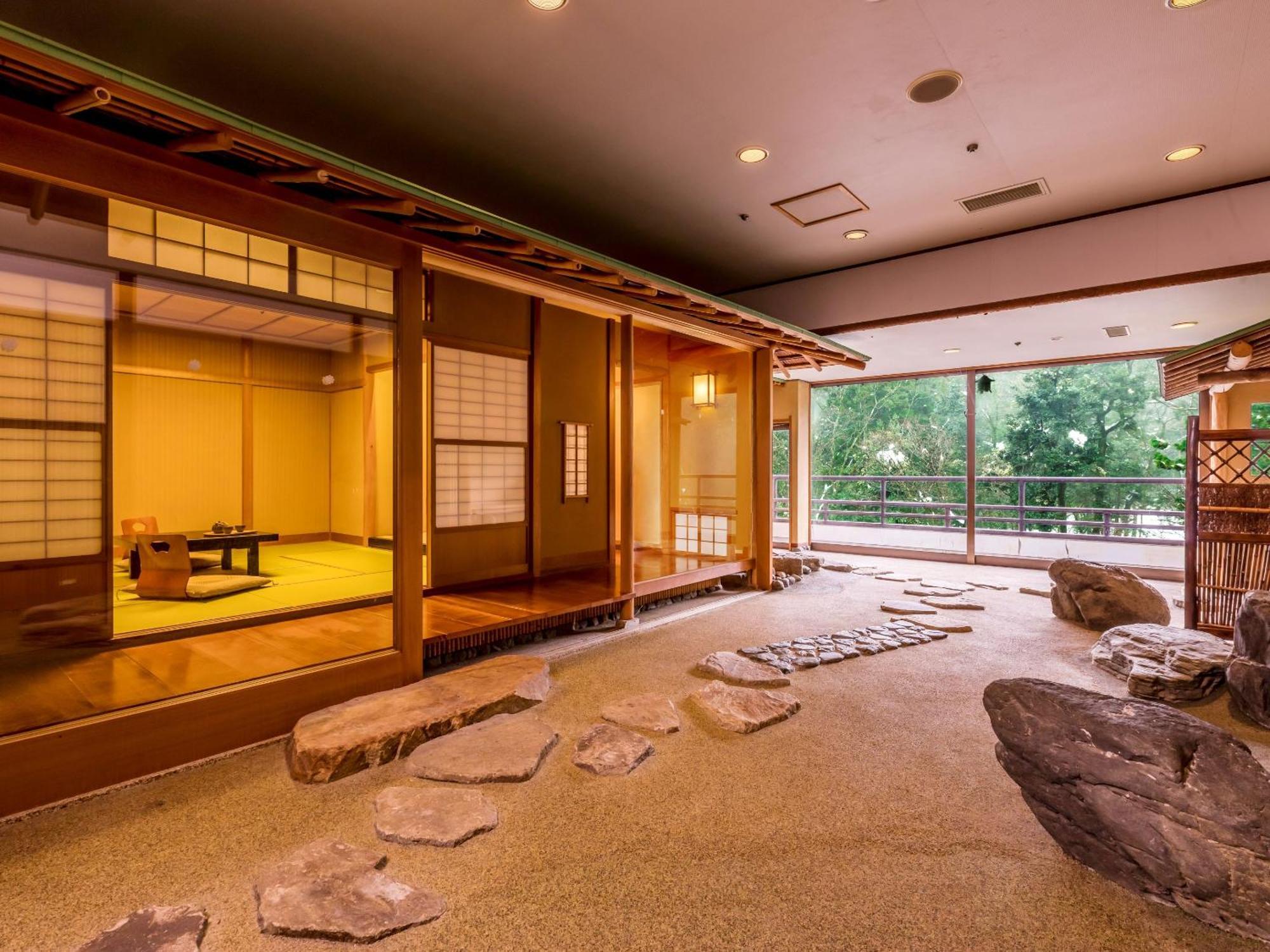 Ooedo Onsen Monogatari Premium Yoshinoya Irokuen Ryokan 3*